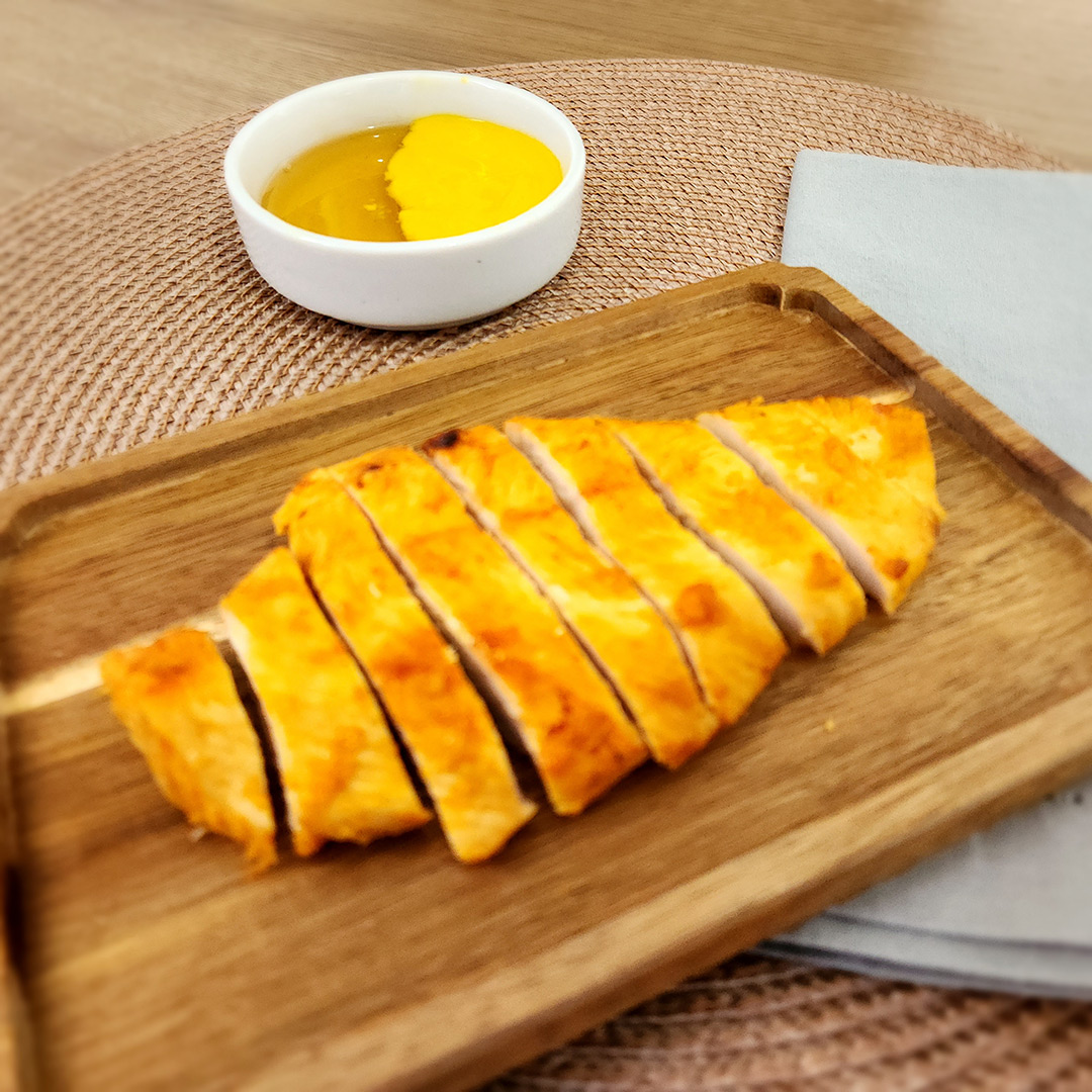 Tiras de frango grelhado com mostarda e mel